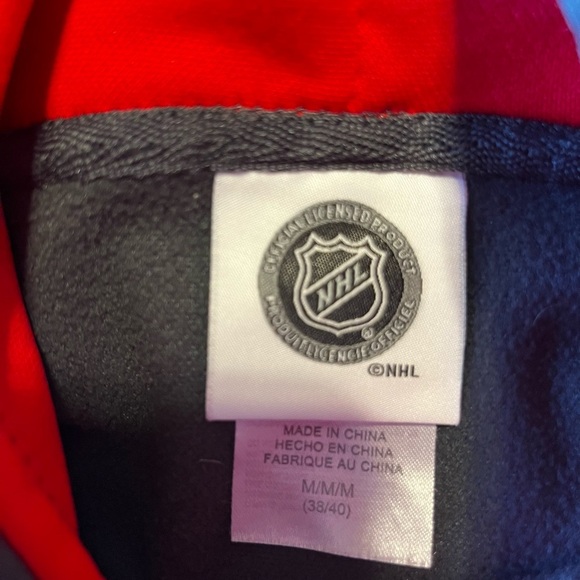 NHL Chicago Blackhawks Gray and Red Men's Sweatshirt Hoodie Size M - Picture 4 of 6